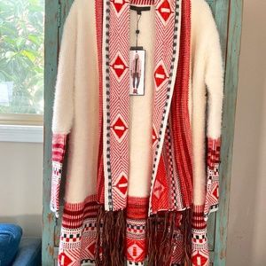 New. Gorgeous Maxsport sweater